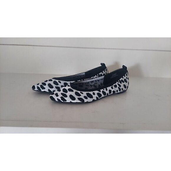 Journee Collection Karise Flat/NWOB, Size 6.5 - Picture 1 of 8